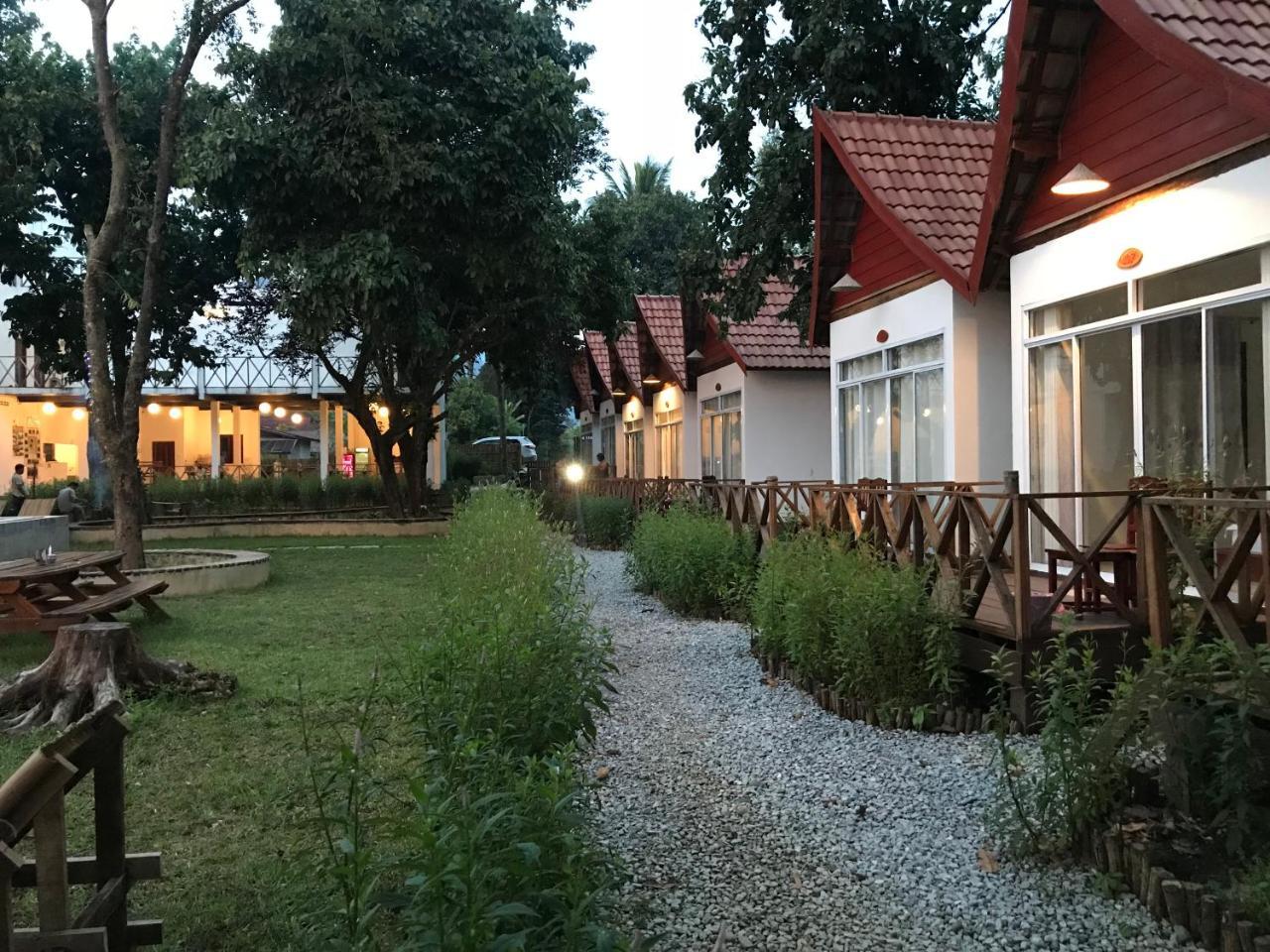 Jungle Paradise Vangvieng - Bungalows Vang Vieng Ngoại thất bức ảnh
